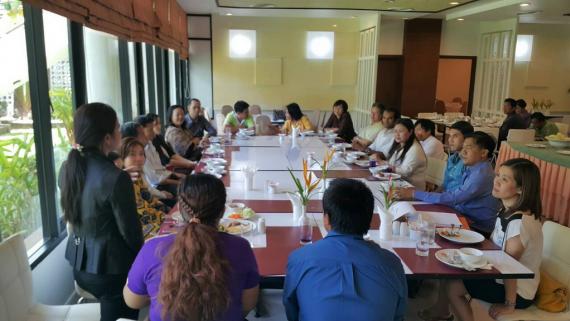 1st International Post Graduate Students Meeting, Faculty of Agriculture, Ubon Ratchathani University, 11.30 - 13.00 hrs, Monday 24th August 2015 at U-Place Hotel, Ubon Ratchathani University ตามที่ คณะเกษตรศาสตร์ ได้รับนักศึกษาทุนรัฐบาลไทยโดยกรมความร่วมมือระหว่างประเทศ กระทรวงการต่างประเทศ และทุนพระราชทานในสมเด็จพระเทพรัตนราชสุดาฯ สยามบรมราชกุมารีมาศึกษาในระดับบัณฑิตศึกษามาตั้งแต่ปีการศึกษา ๒๕๕๓ จาก ๓ ประเทศ ได้แก่ สาธารณรัฐประชาธิปไตยประชาชนลาว จำนวน ๑๕ คน สาธารณรัฐโมซัมบิก จำนวน ๑ คน  และราชอาณาจักรกัมพูชา จำนวน ๓ คน ซึ่งได้มีนักศึกษาสำเร็จการศึกษาไปแล้ว จำนวน ๕ คน ดังนั้น เพื่อให้การดำเนินงานด้านการศึกษา, ทุน และความเป็นอยู่ของนักศึกษาเป็นไปด้วยความเรียบร้อยและมีประสิทธิภาพ คณะเกษตรศาสตร์จึงได้จัดให้มีการประชุมเพื่อปรึกษาหารือและรับฟังความคิดเห็นของนักศึกษาทุนและอาจารย์ที่ปรึกษา พร้อมทั้งเจ้าหน้าที่ที่รับผิดชอบด้านทุนการศึกษา ในวันจันทร์ที่ ๒๔ สิงหาคม ๒๕๕๘ เวลา ๑๑.๓๐ – ๑๓.๐๐ น. ณ ห้องอาหาร โรงแรมยูเพลส มหาวิทยาลัยอุบลราชธานี พร้อมทั้งได้รับประทานอาหารกลางวันร่วมกัน