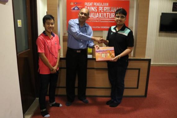 โครงการแลกเปลี่ยนนักศึกษาระยะสั้น ประจำปี 2559 นายวัฒนศักดิ์ บังสี และนางสาวนิภาพร คำศรี นักศึกษาสาขาวิชาประมง เดินทางไปยัง Universiti Malaysia Terengganu ประเทศมาเลเซีย เป็นเวลา 20 วัน ในระหว่างวันที่ 11 – 30 กรกฎาคม 2559